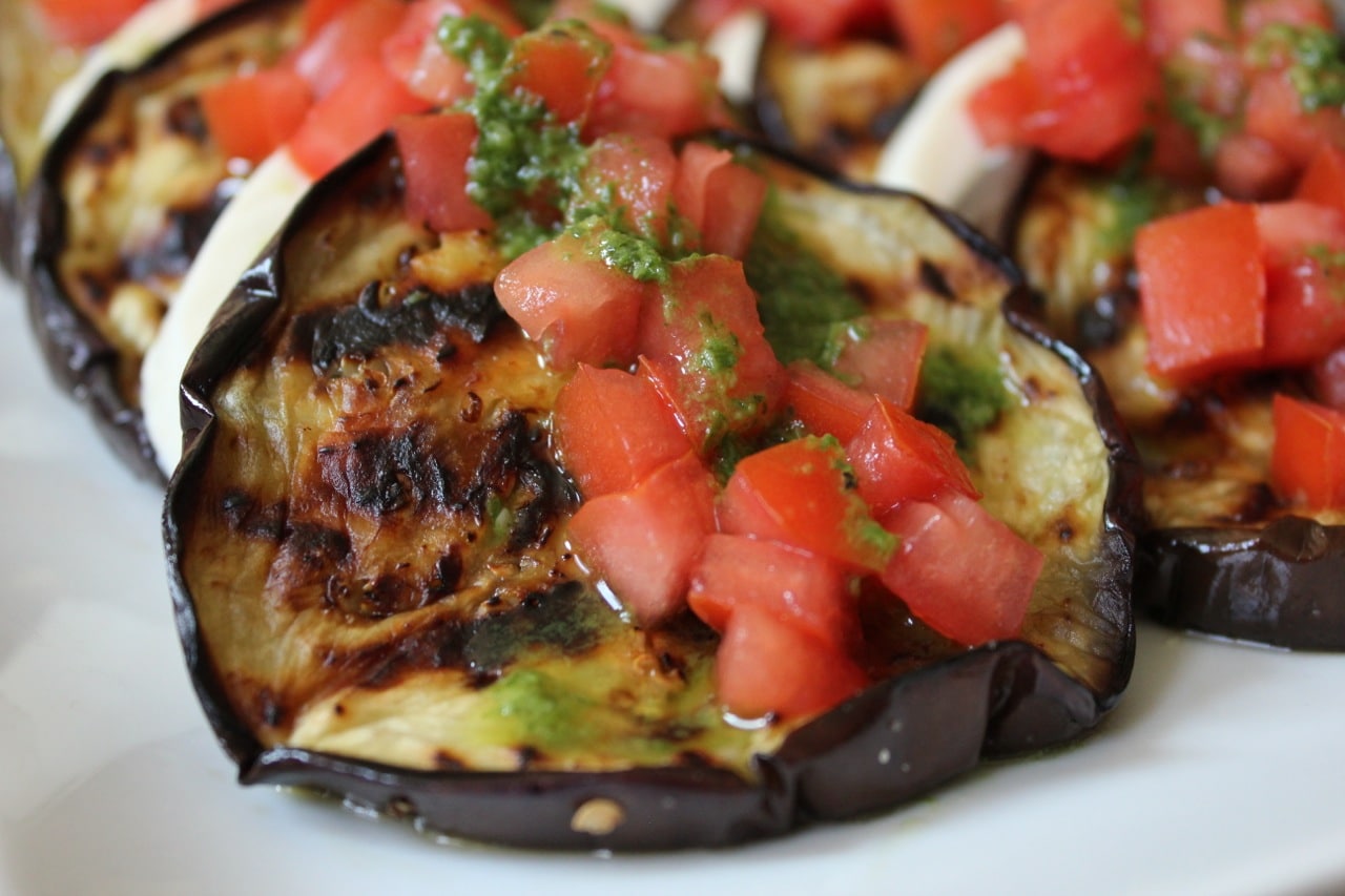 Grilled-Eggplant-with-Mozzarella-and-Basil-vinaigrette-2