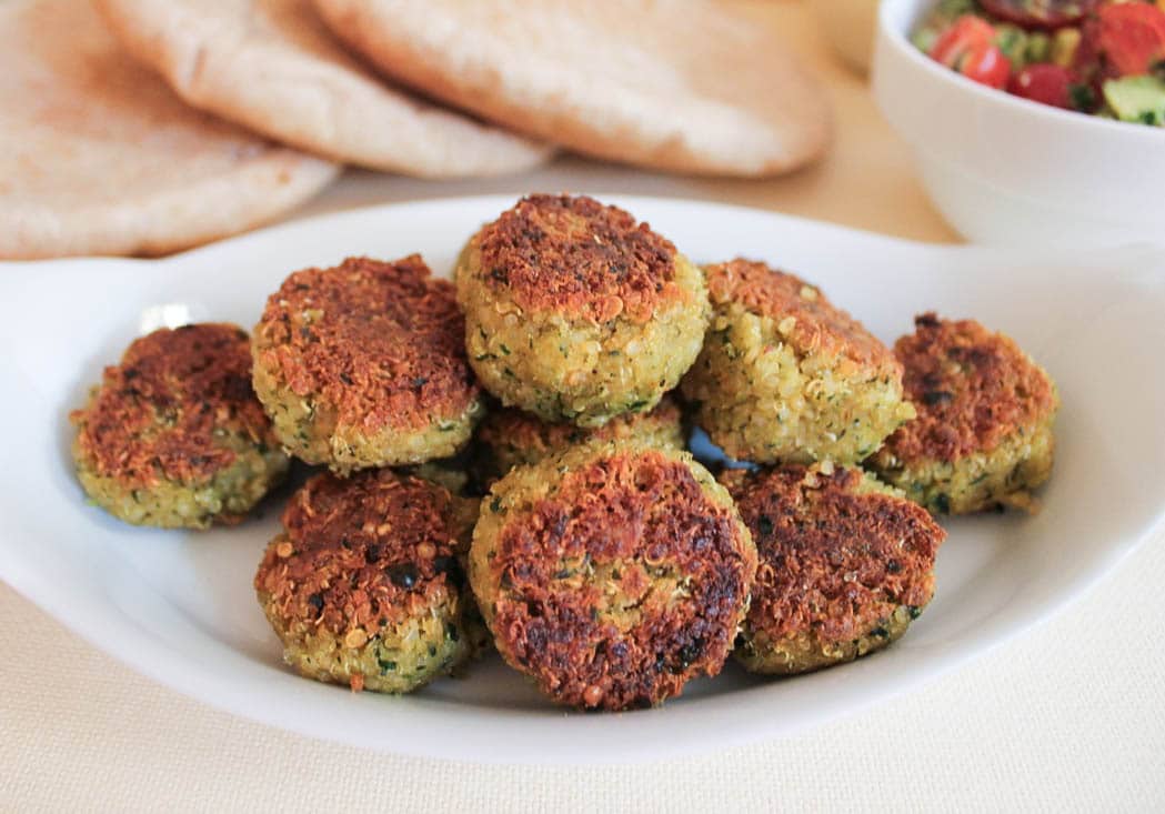 quinoa-falafel-with-avocado-tomato-relish-and-yogurt-tahini-dressing-4-2