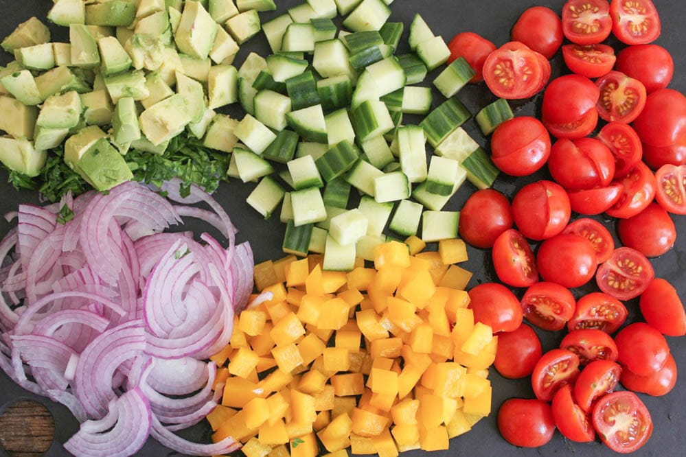 Chopped-Greek-Salad-With-Avocado-Chickpeas-and-Lemon-Dressing-Step-2