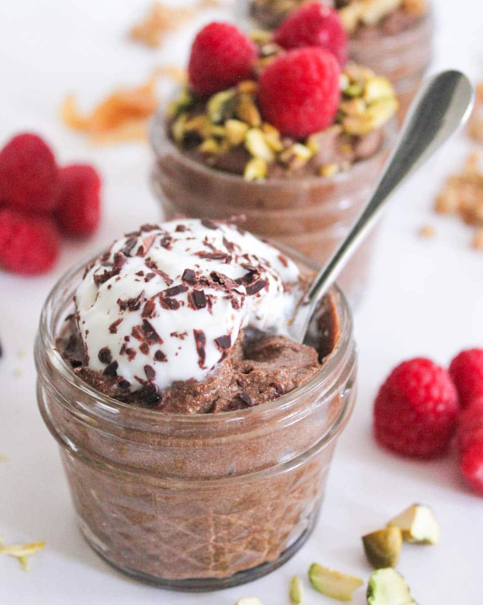 Vegan-Chocolate-Avocado-Pudding-with-Chia-Seeds-9