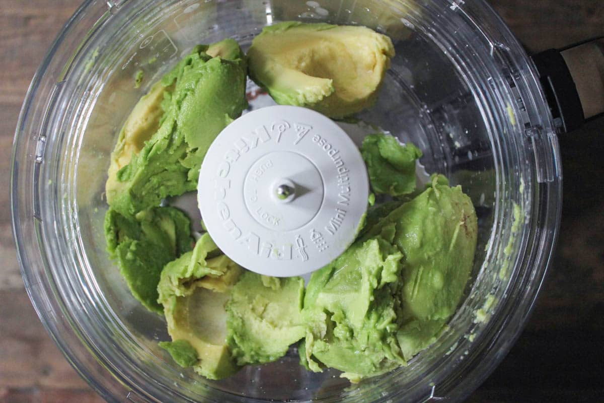 Vegan-Chocolate-Avocado-Pudding-with-Chia-Seeds-Step-1