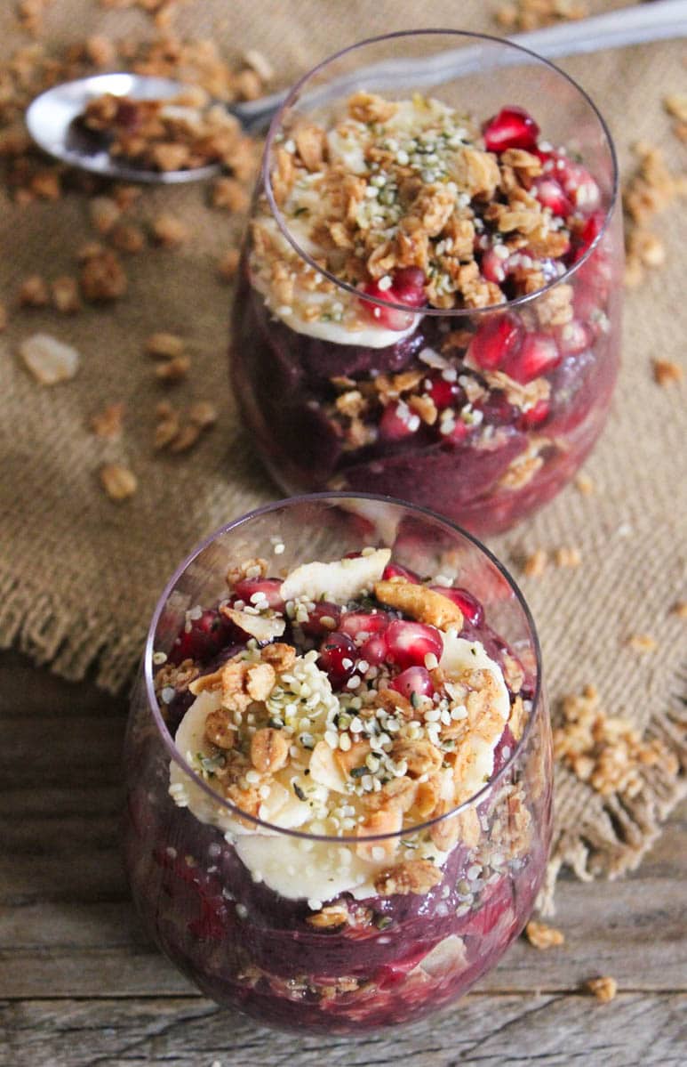 Vegan-Acai-Parfaits-with-fruit-granola-and-hemp-seeds